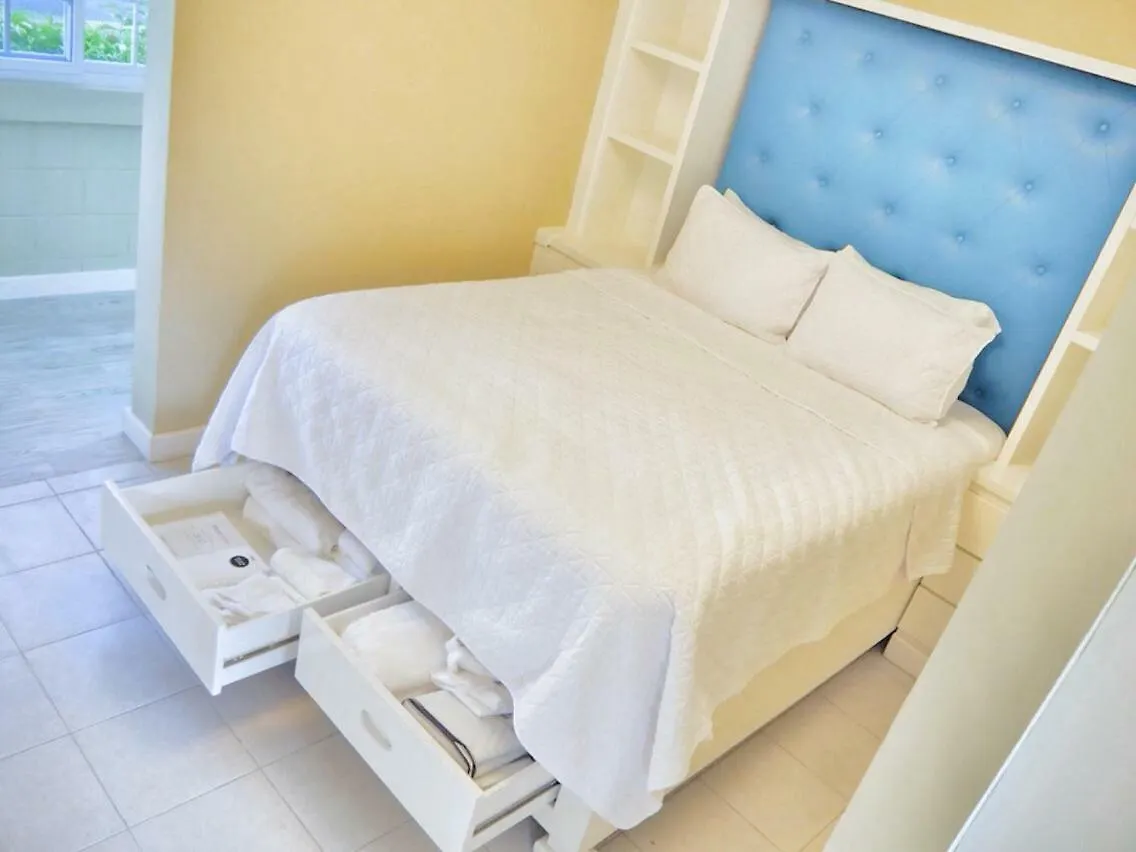 Deluxe Point Village 52 Negril Apartment